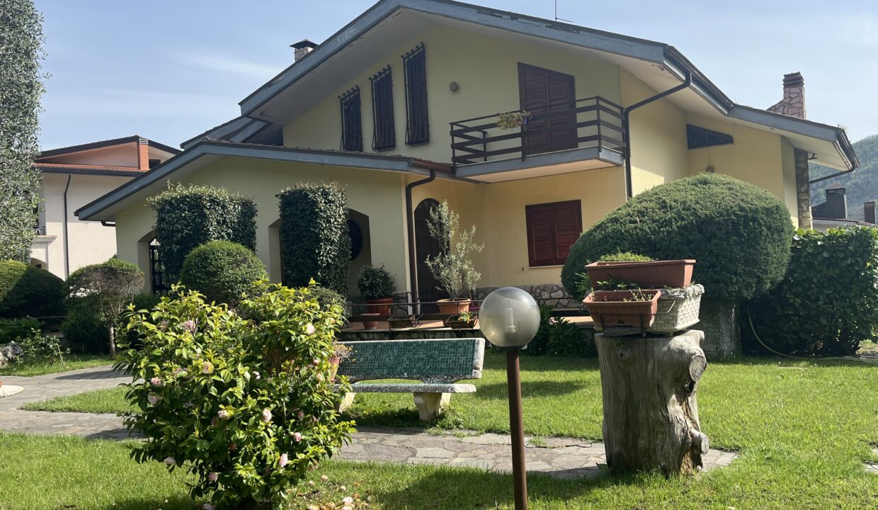 ESTERNI (1)